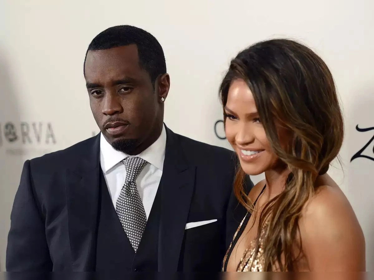 What Can We Learn From Comparing Their Dynamic to Other Age-Gap Couples?